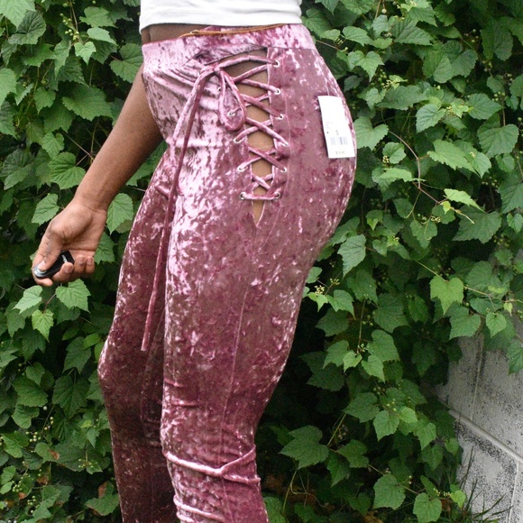 NWT Forever 21 Velvet Criss Cross Leggings Small - Picture 2 of 4